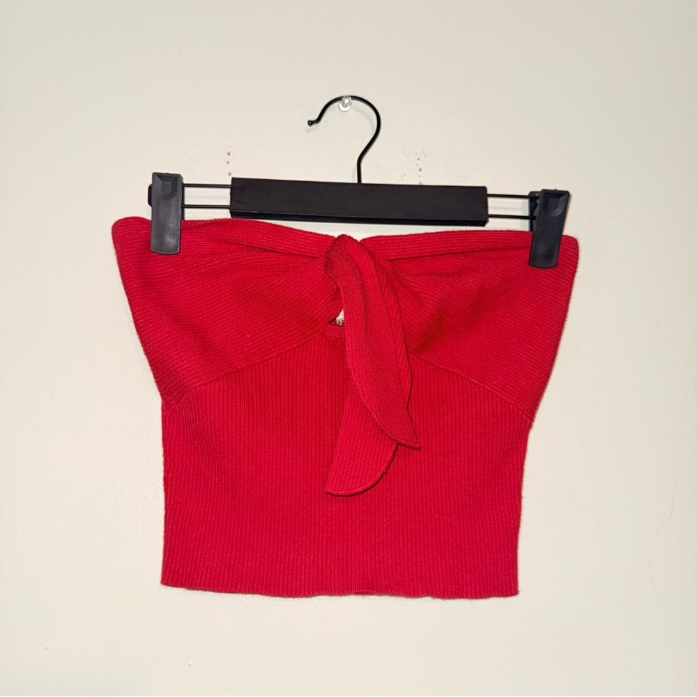 Lottie Moss | Red Bow-Tie Ribbed Crop Tube Top